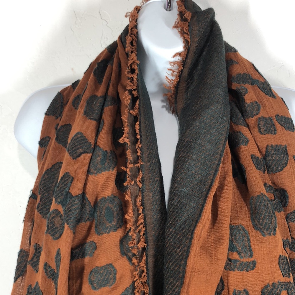 Universal Thread Leopard Print Scarf - image 2